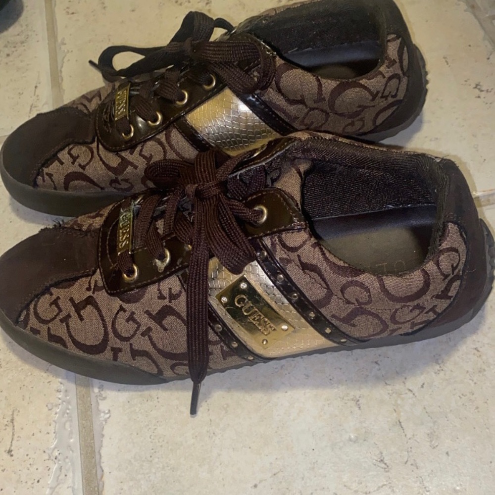 Guess shoes women size 8